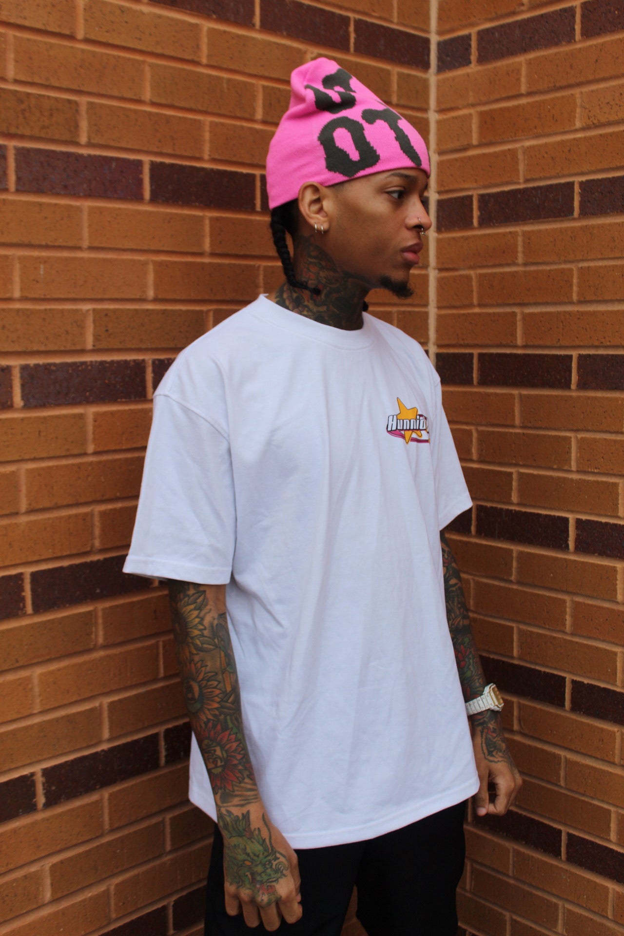 “UNIVERSAL TEE”